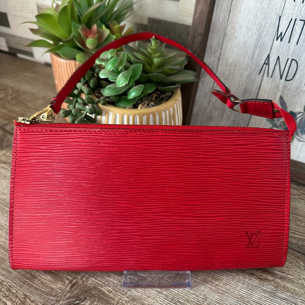 LOUIS VUITTON Red Epi Leather Pochette Accessories Wristlet Clutch Bag